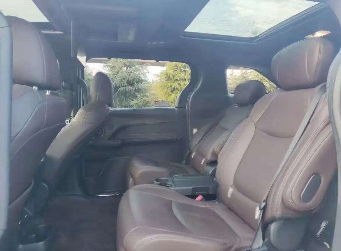 2021 Toyota Sienna 2.5L 192HP L4 E-CVT Hybrid,autocango,china used car exporter,china ev exporter,chinese used car exporter,chinese used ev exporter