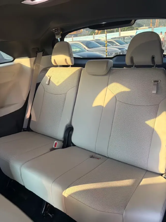 2024 Toyota Granvia 2.5L 189HP L4 E-CVT Hybrid,autocango,china used car exporter,china ev exporter,chinese used car exporter,chinese used ev exporter