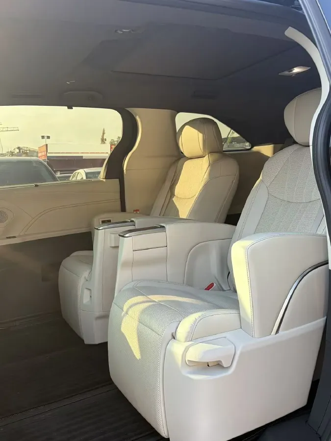 2024 Toyota Granvia 2.5L 189HP L4 E-CVT Hybrid,autocango,china used car exporter,china ev exporter,chinese used car exporter,chinese used ev exporter