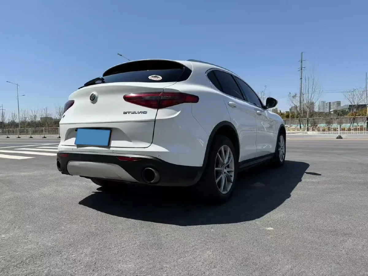 2017 Jaguar XE 2.0T 240HP L4 8AT,autocango,china used car exporter,china ev exporter,chinese used car exporter,chinese used ev exporter