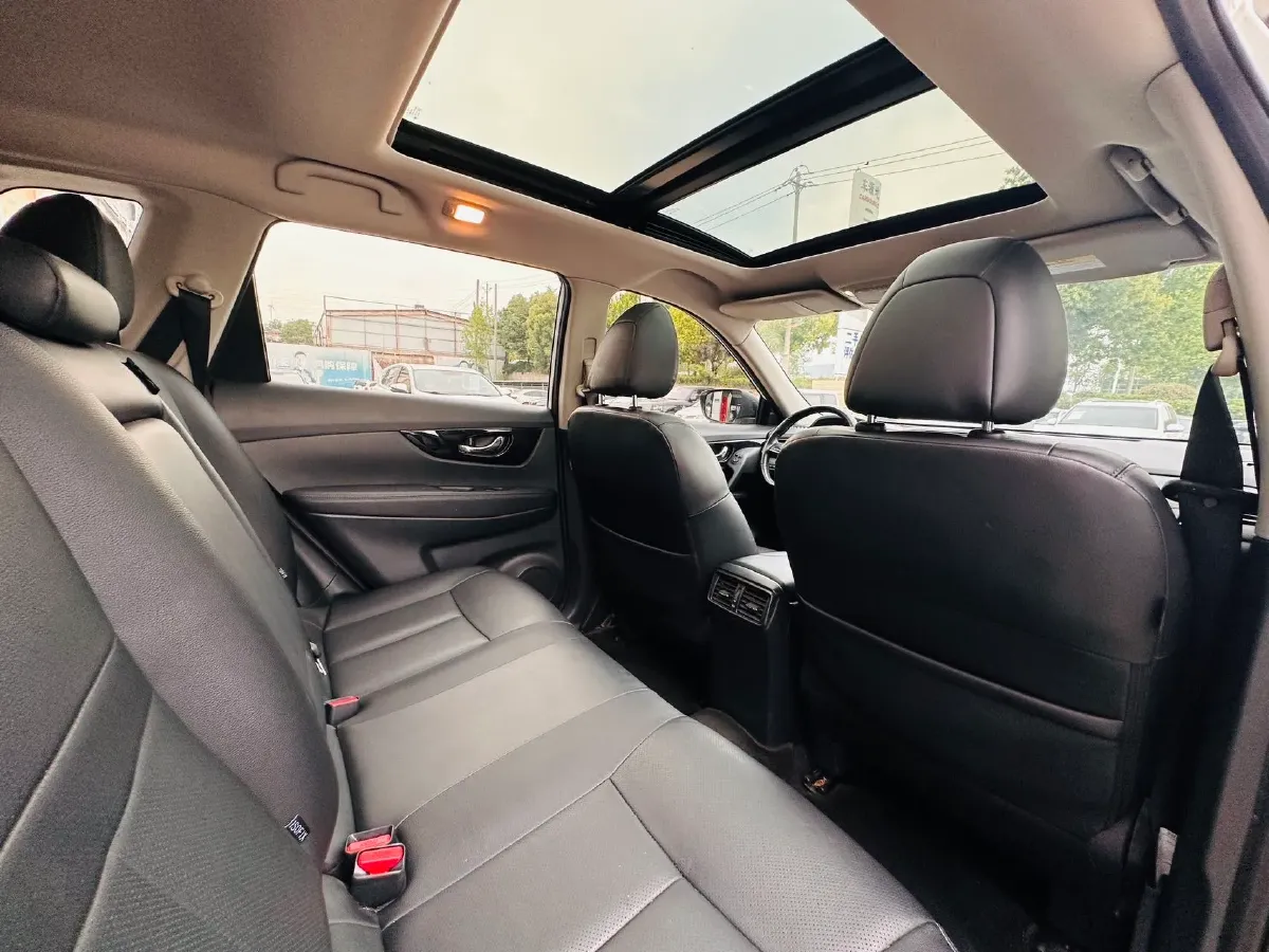 2021 Nissan X-Trail 2.0L 151HP L4 CVT,autocango,china used car exporter,china ev exporter,chinese used car exporter,chinese used ev exporter