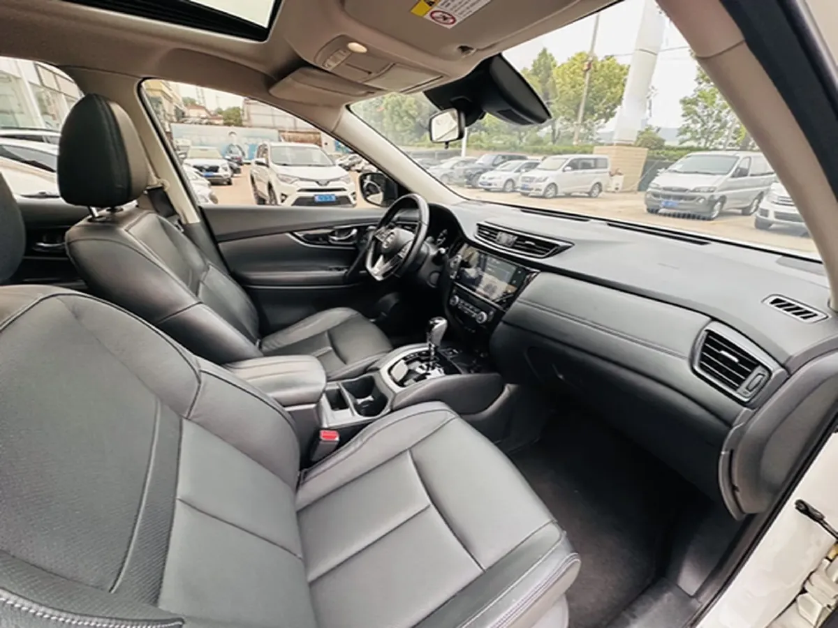 2021 Nissan X-Trail 2.0L 151HP L4 CVT,autocango,china used car exporter,china ev exporter,chinese used car exporter,chinese used ev exporter