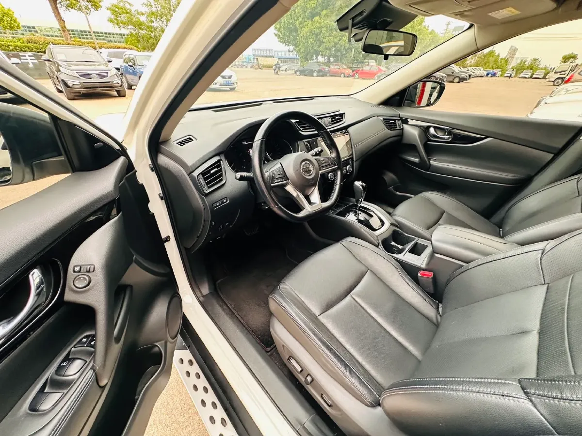 2021 Nissan X-Trail 2.0L 151HP L4 CVT,autocango,china used car exporter,china ev exporter,chinese used car exporter,chinese used ev exporter