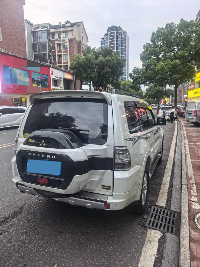 2018 Mitsubishi Pajero 3.0L 174HP V6 5AT,autocango,china used car exporter,china ev exporter,chinese used car exporter,chinese used ev exporter