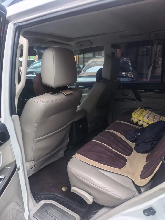 2018 Mitsubishi Pajero 3.0L 174HP V6 5AT,autocango,china used car exporter,china ev exporter,chinese used car exporter,chinese used ev exporter