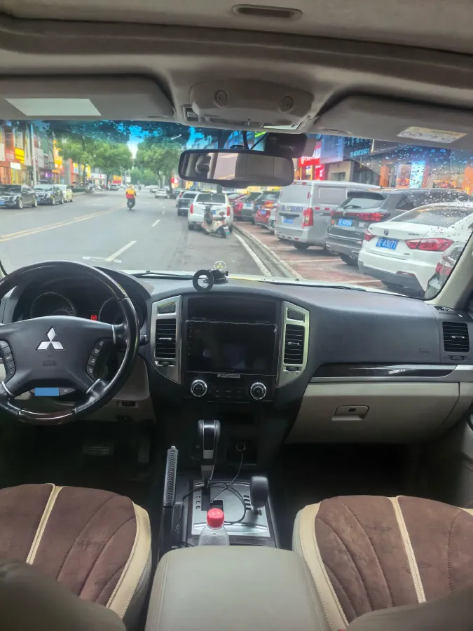 2018 Mitsubishi Pajero 3.0L 174HP V6 5AT,autocango,china used car exporter,china ev exporter,chinese used car exporter,chinese used ev exporter