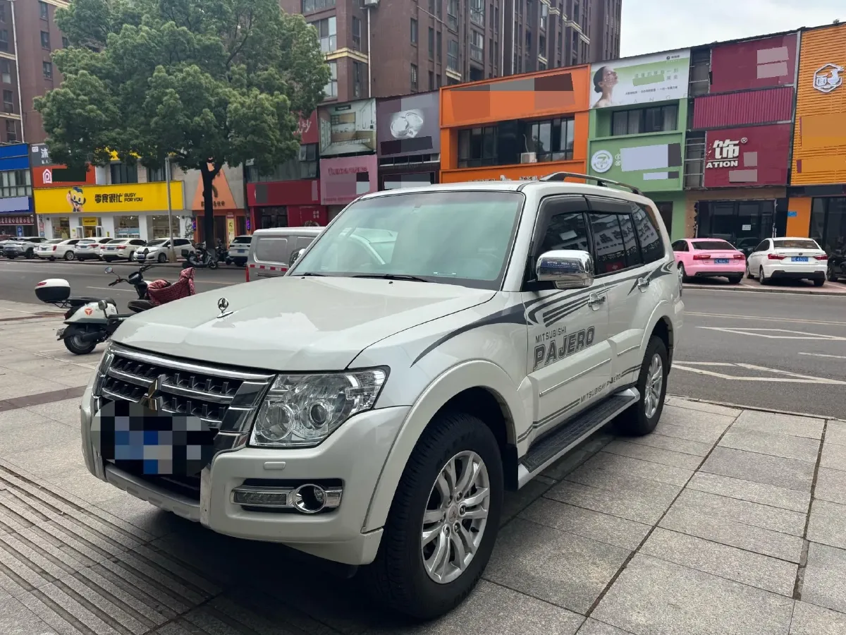 2018 Mitsubishi Pajero 3.0L 174HP V6 5AT,autocango,china used car exporter,china ev exporter,chinese used car exporter,chinese used ev exporter