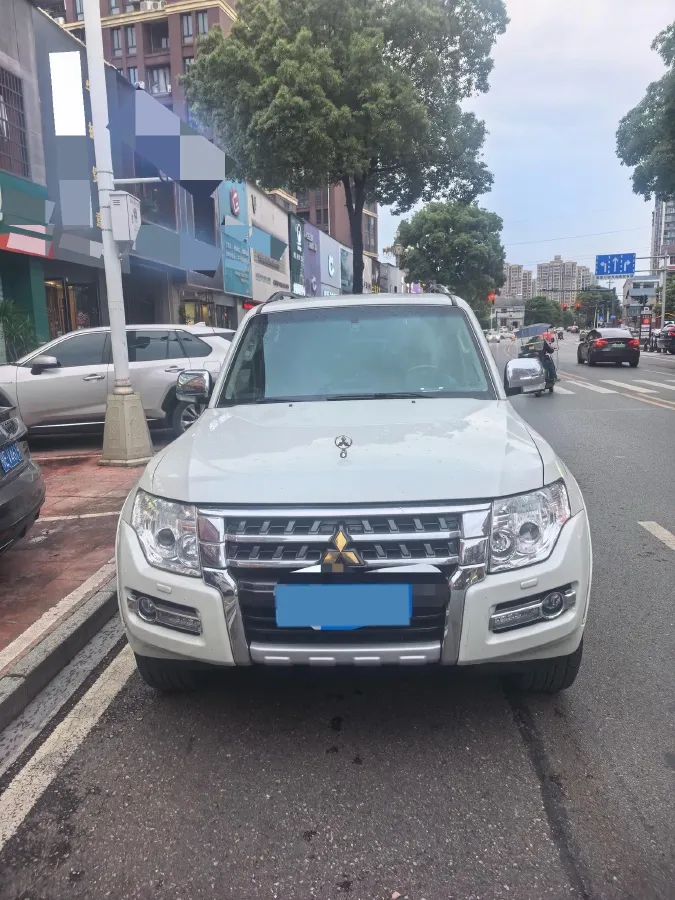 2018 Mitsubishi Pajero 3.0L 174HP V6 5AT,autocango,china used car exporter,china ev exporter,chinese used car exporter,chinese used ev exporter