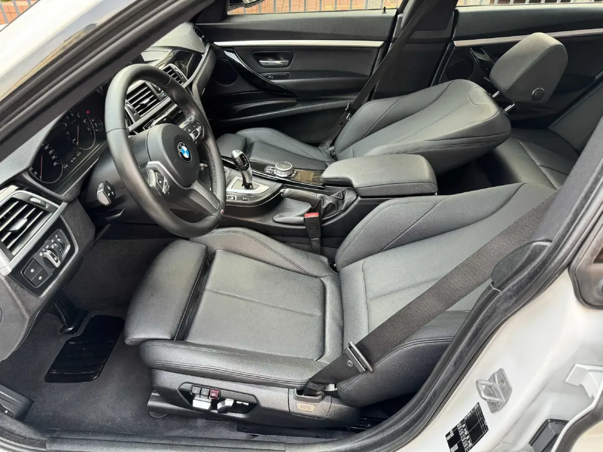2020 BMW 3 Series GT 2.0T 184HP L4 8AT,autocango,china used car exporter,china ev exporter,chinese used car exporter,chinese used ev exporter