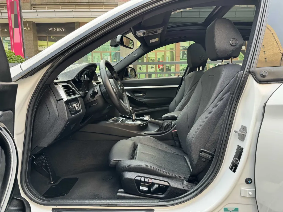 2020 BMW 3 Series GT 2.0T 184HP L4 8AT,autocango,china used car exporter,china ev exporter,chinese used car exporter,chinese used ev exporter