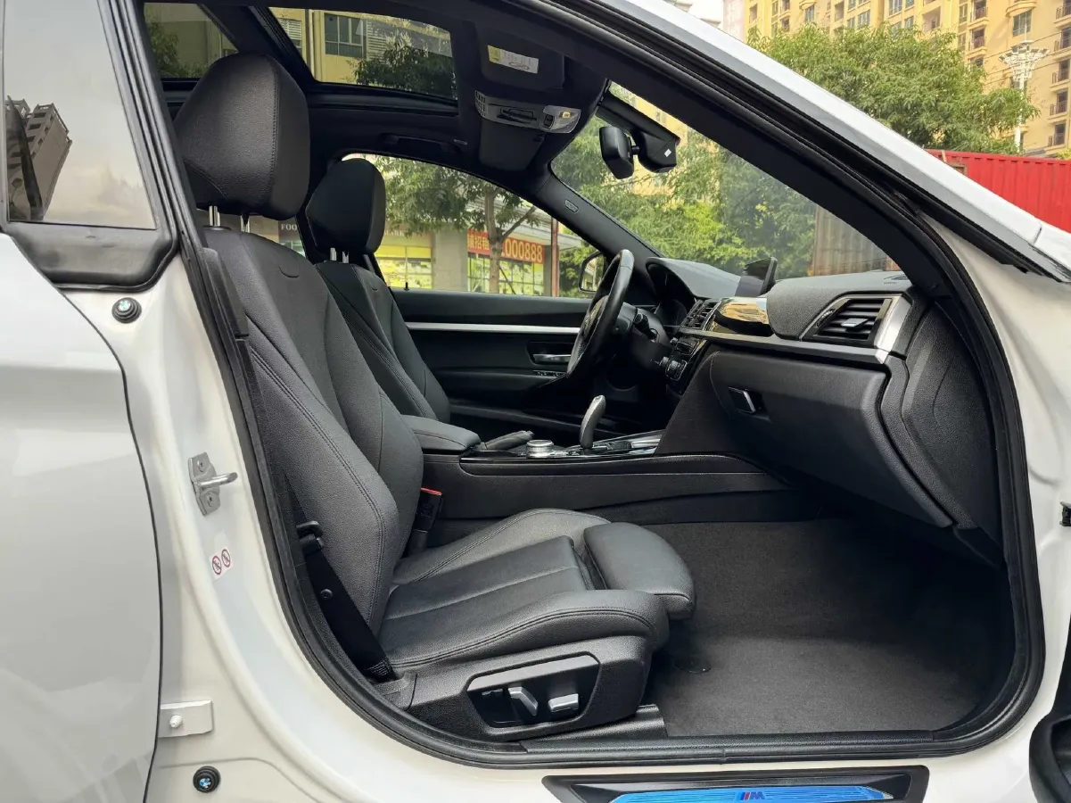 2020 BMW 3 Series GT 2.0T 184HP L4 8AT,autocango,china used car exporter,china ev exporter,chinese used car exporter,chinese used ev exporter