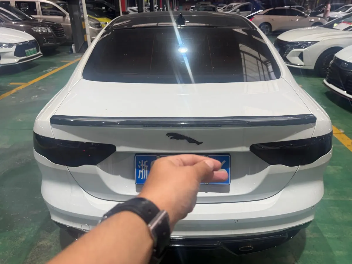 2021 Jaguar XEL 2.0T 250HP L4 8AT,autocango,china used car exporter,china ev exporter,chinese used car exporter,chinese used ev exporter