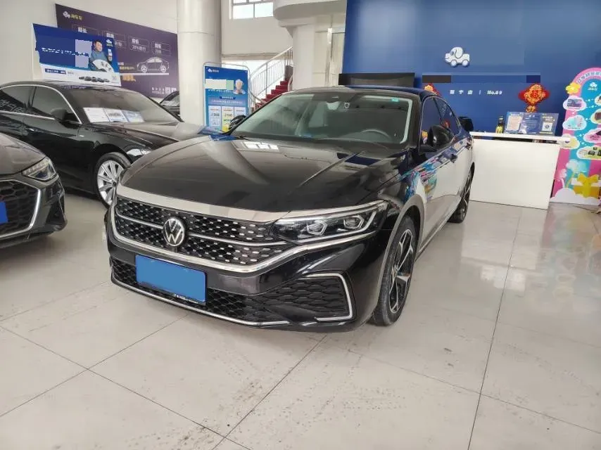 2023 Volkswagen Passat 2.0T 186HP L4 7DCT,autocango,china used car exporter,china ev exporter,chinese used car exporter,chinese used ev exporter