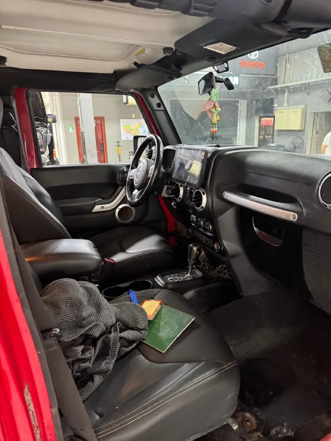 2017 Jeep Wrangler 3.6L 284HP V6 5AT,autocango,china used car exporter,china ev exporter,chinese used car exporter,chinese used ev exporter