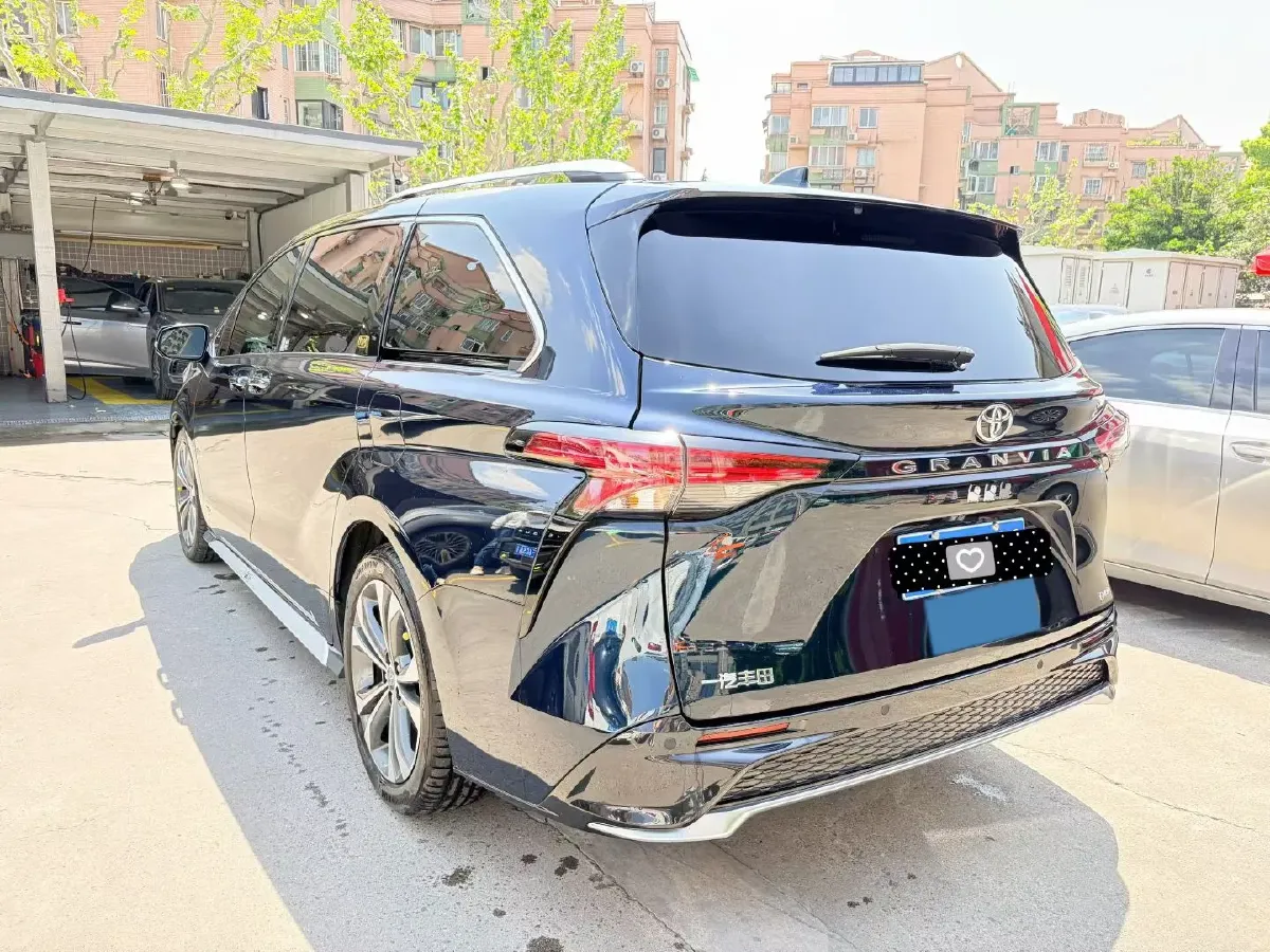 2024 Toyota Granvia 2.5L 189HP L4 E-CVT Hybrid,autocango,china used car exporter,china ev exporter,chinese used car exporter,chinese used ev exporter
