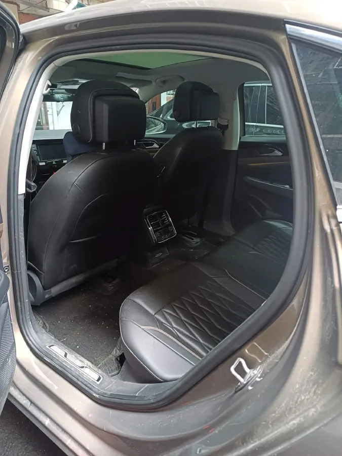 2019 Volvo V40 1.5T 152HP L4 6AT,autocango,china used car exporter,china ev exporter,chinese used car exporter,chinese used ev exporter