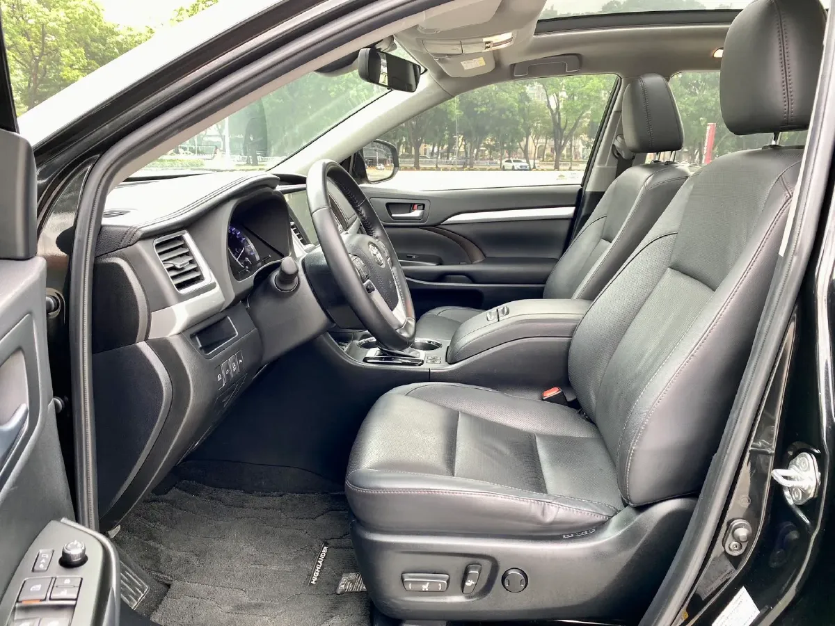 2019 Lincoln MKC 2.0T 203HP L4 6AT,autocango,china used car exporter,china ev exporter,chinese used car exporter,chinese used ev exporter