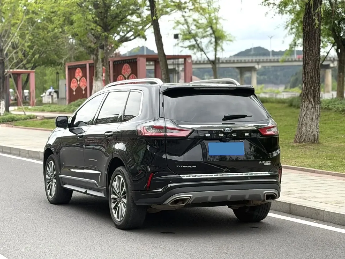 2021 Ford Edge 2.0T 245HP L4 8AT,autocango,china used car exporter,china ev exporter,chinese used car exporter,chinese used ev exporter