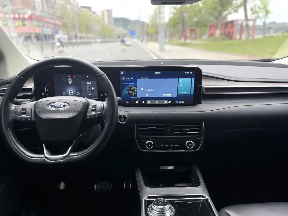 2021 Ford Edge 2.0T 245HP L4 8AT,autocango,china used car exporter,china ev exporter,chinese used car exporter,chinese used ev exporter
