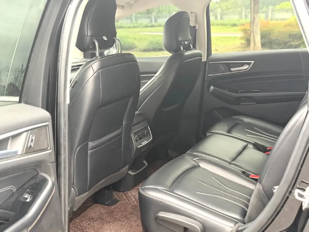2021 Ford Edge 2.0T 245HP L4 8AT,autocango,china used car exporter,china ev exporter,chinese used car exporter,chinese used ev exporter