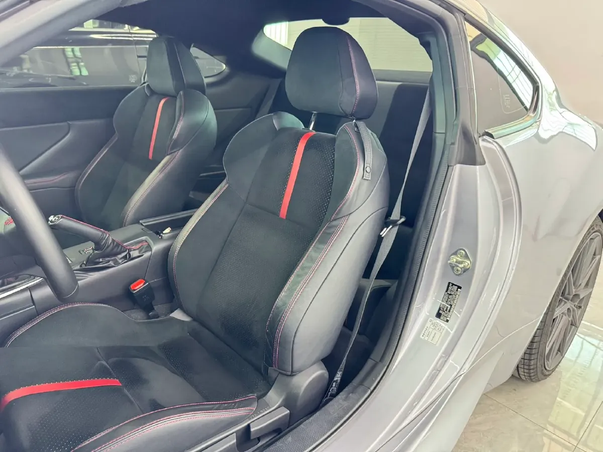2022 Subaru BRZ 2.4L 234HP H4 6MT,autocango,china used car exporter,china ev exporter,chinese used car exporter,chinese used ev exporter