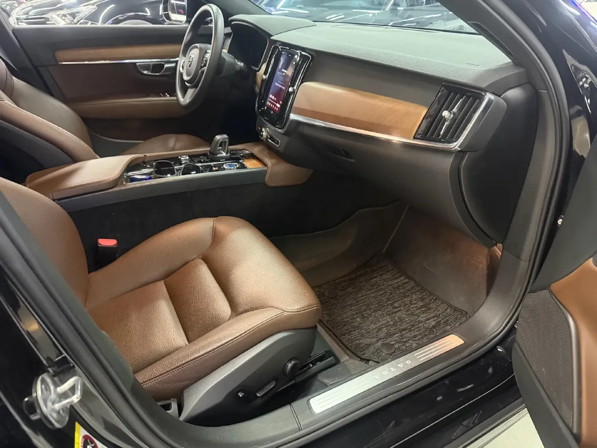 2024 Volvo S90 2.0T 250HP L4 8AT,autocango,china used car exporter,china ev exporter,chinese used car exporter,chinese used ev exporter