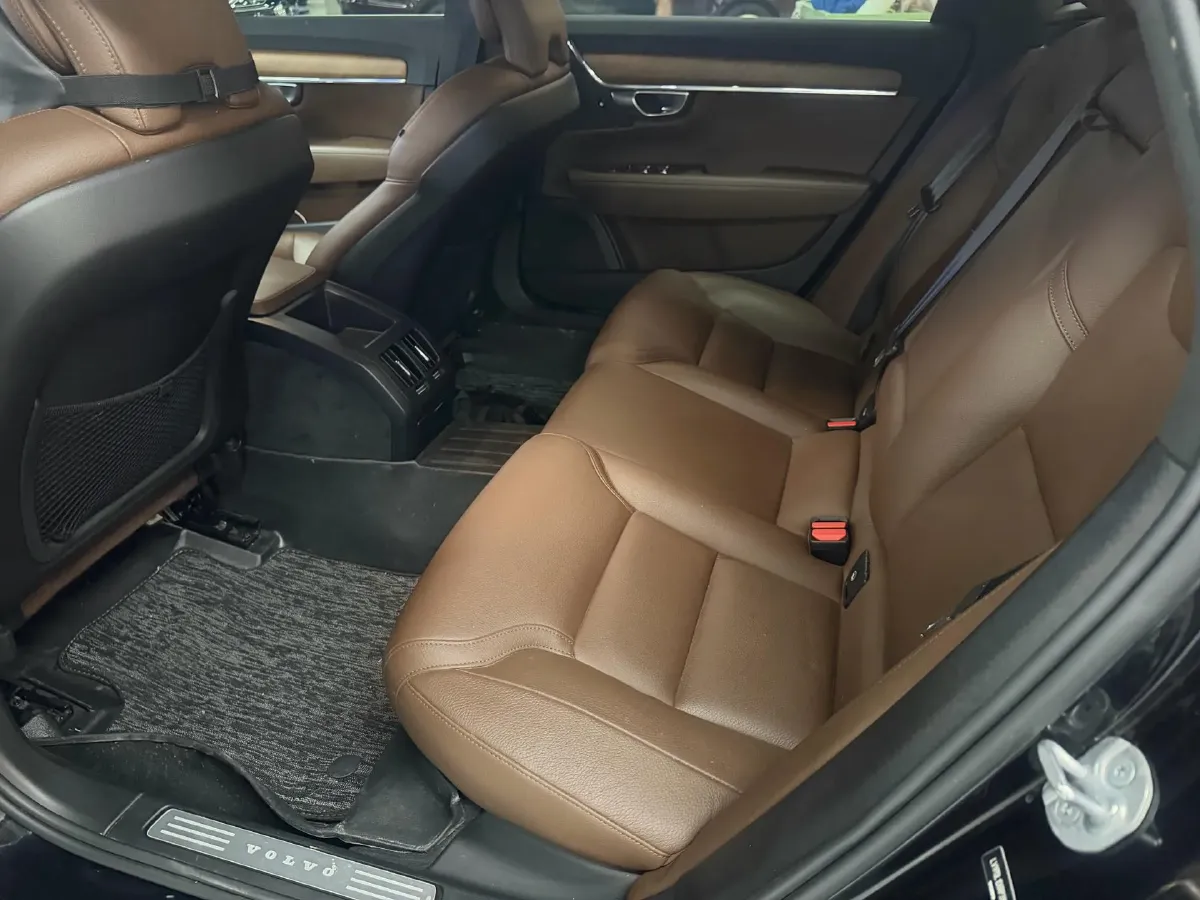 2024 Volvo S90 2.0T 250HP L4 8AT,autocango,china used car exporter,china ev exporter,chinese used car exporter,chinese used ev exporter