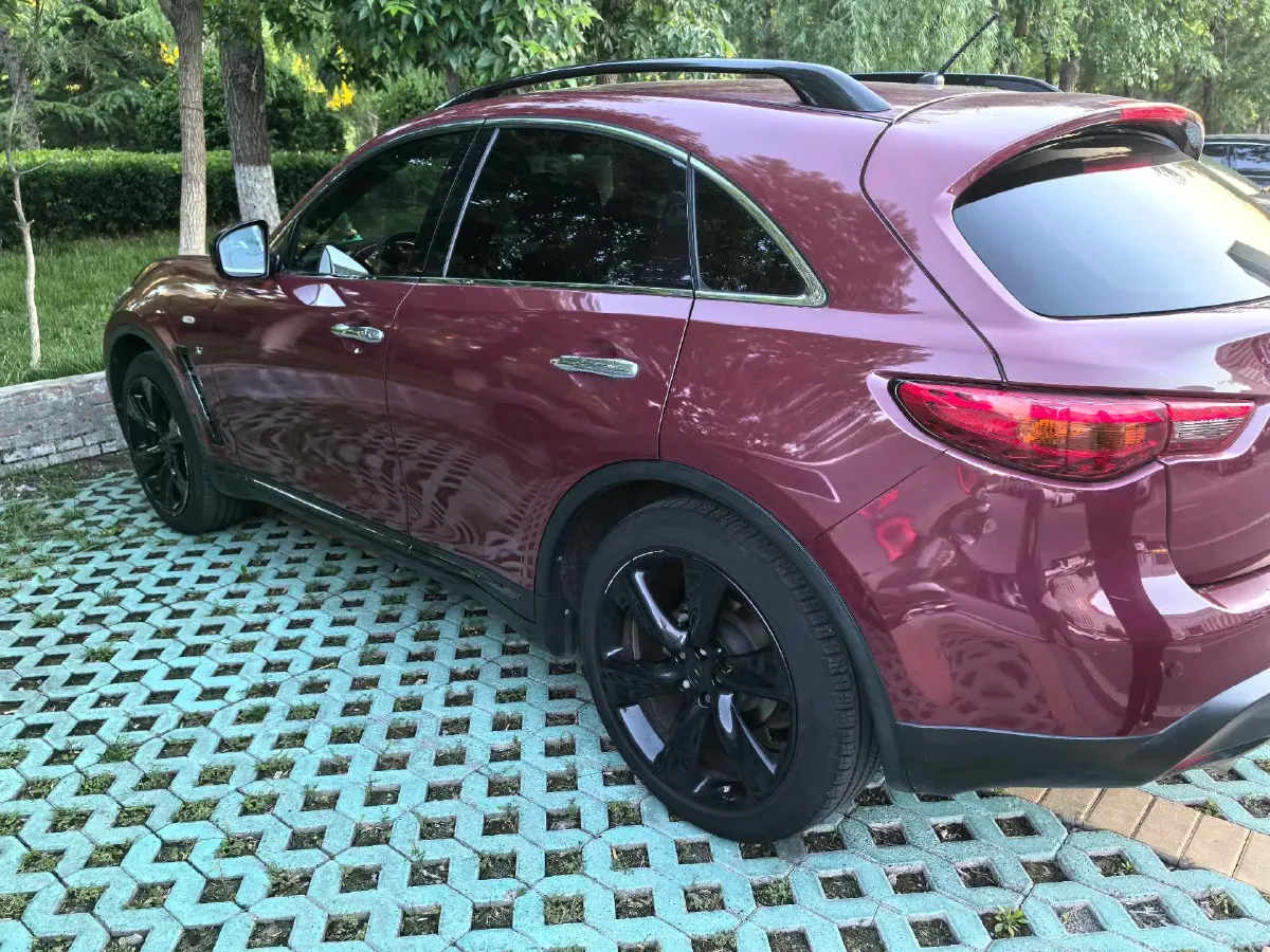 2015 Infiniti QX70 3.7L 351HP V6 7AT,autocango,china used car exporter,china ev exporter,chinese used car exporter,chinese used ev exporter