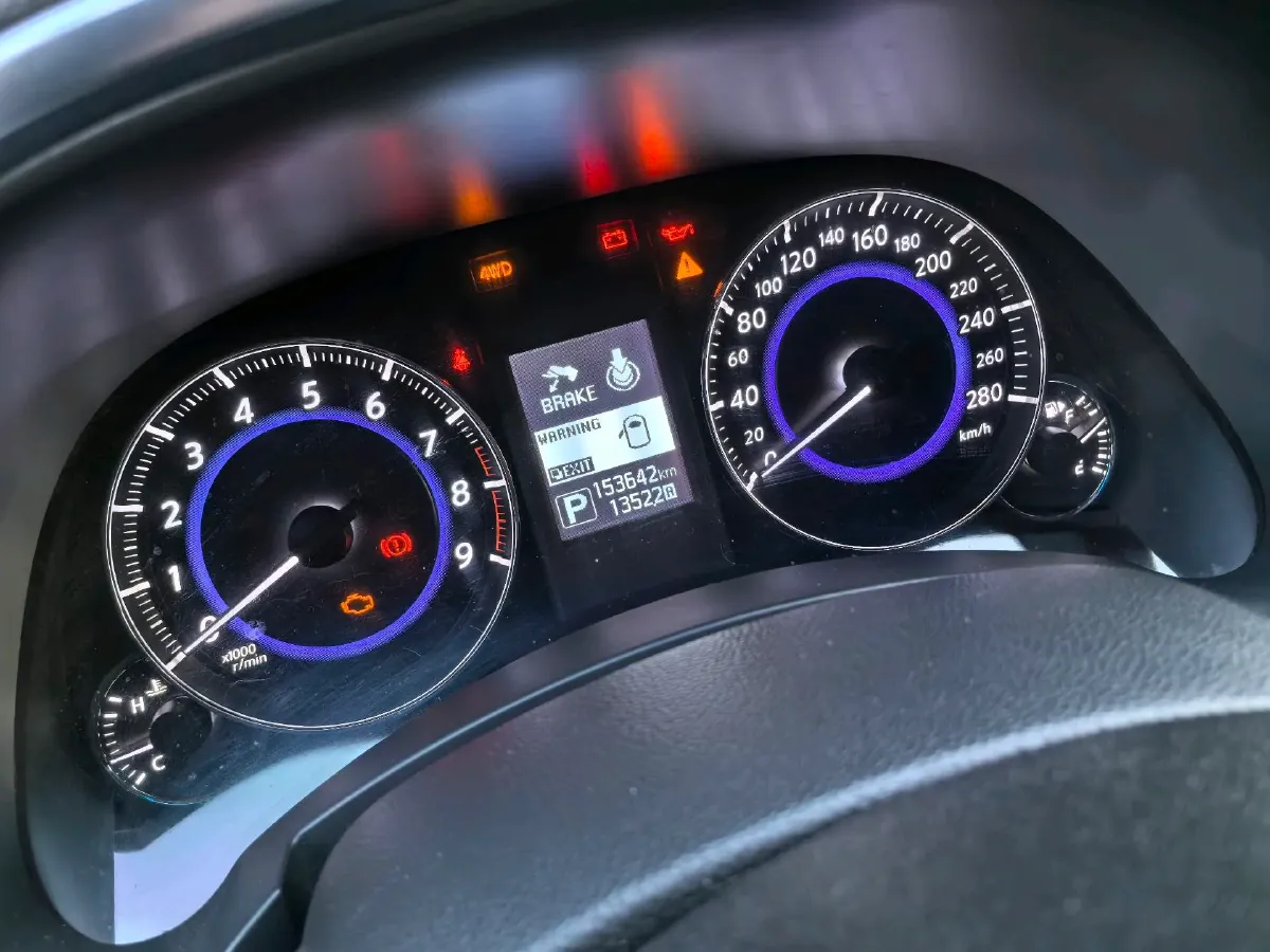 2015 Infiniti QX70 3.7L 351HP V6 7AT,autocango,china used car exporter,china ev exporter,chinese used car exporter,chinese used ev exporter