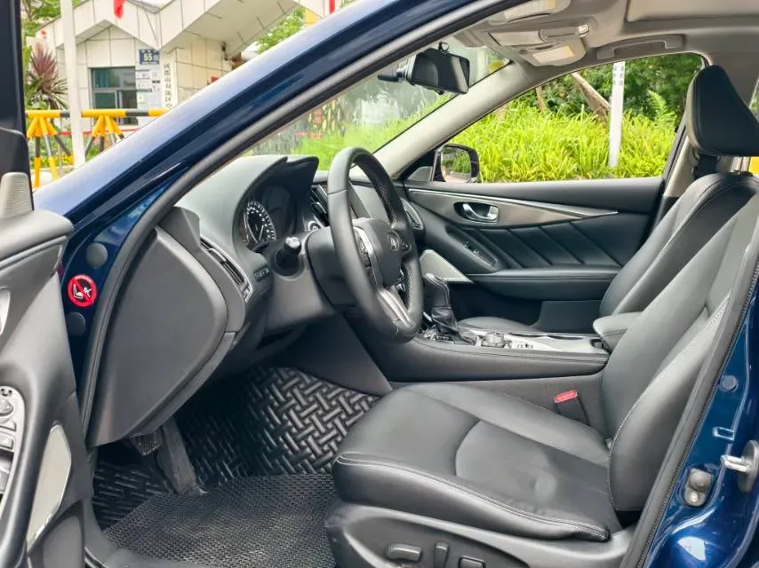 2018 Jeep Grand Commander 2.0T 265HP L4 9AT,autocango,china used car exporter,china ev exporter,chinese used car exporter,chinese used ev exporter