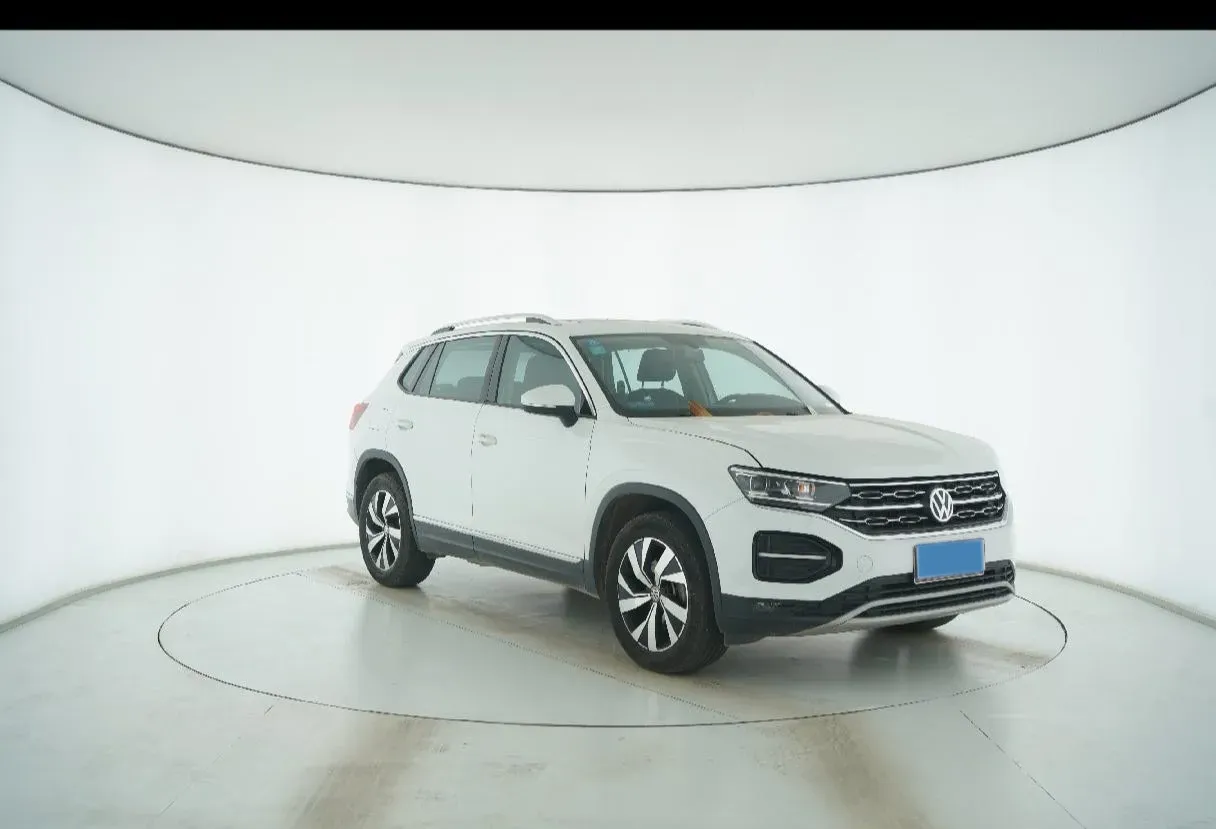 2019 Jeep Cherokee 2.0T 234HP L4 9AT,autocango,china used car exporter,china ev exporter,chinese used car exporter,chinese used ev exporter