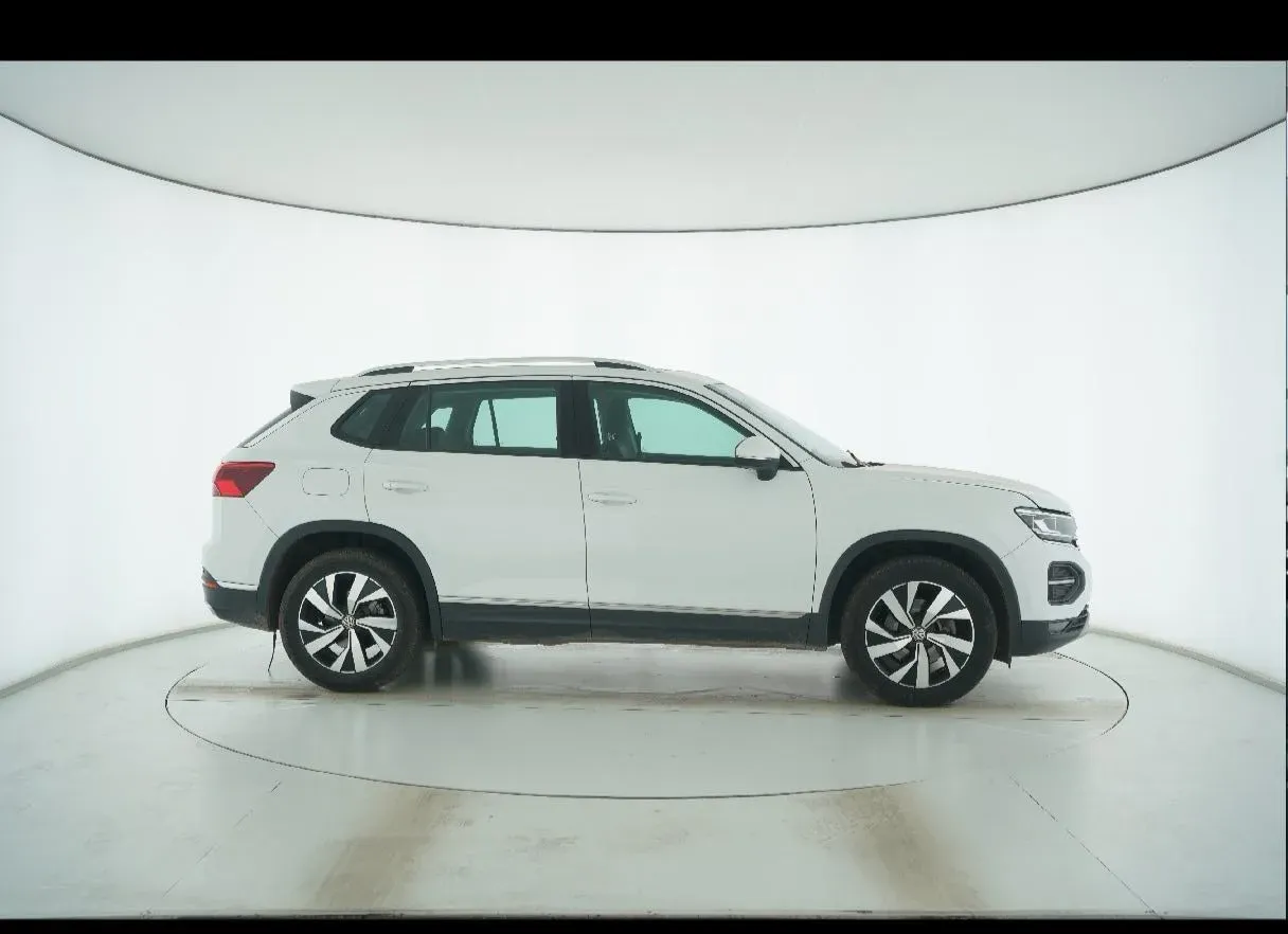 2019 Jeep Cherokee 2.0T 234HP L4 9AT,autocango,china used car exporter,china ev exporter,chinese used car exporter,chinese used ev exporter