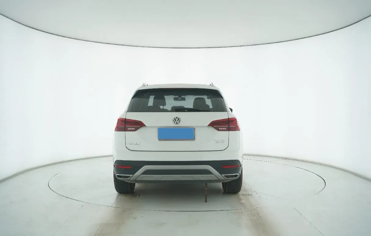 2019 Jeep Cherokee 2.0T 234HP L4 9AT,autocango,china used car exporter,china ev exporter,chinese used car exporter,chinese used ev exporter