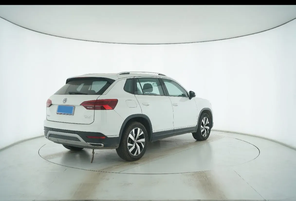 2019 Jeep Cherokee 2.0T 234HP L4 9AT,autocango,china used car exporter,china ev exporter,chinese used car exporter,chinese used ev exporter