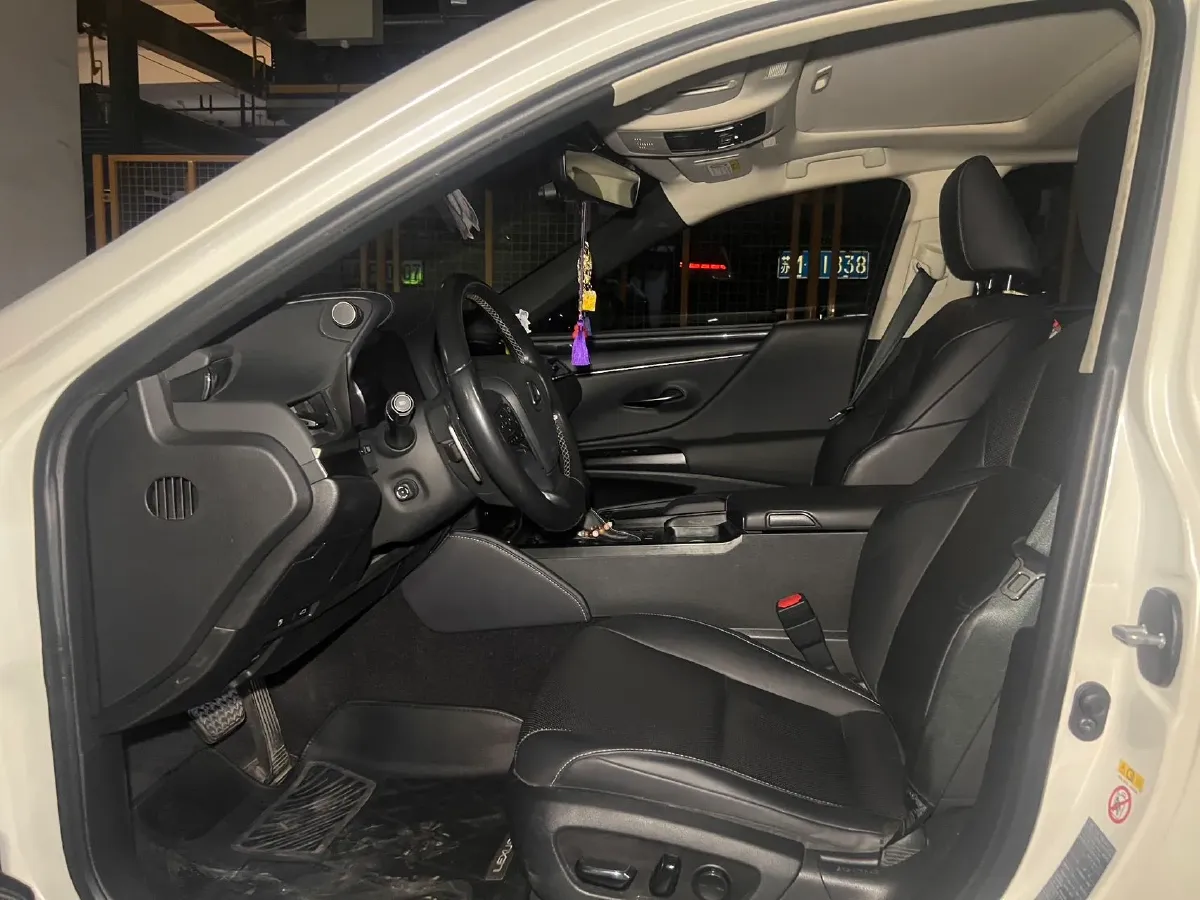 2018 Lexus ES 2.0L 167HP L4 6AT,autocango,china used car exporter,china ev exporter,chinese used car exporter,chinese used ev exporter