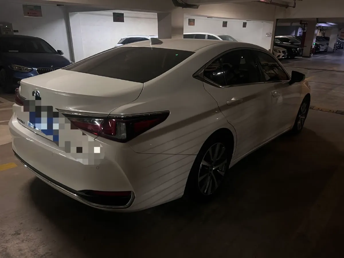 2018 Lexus ES 2.0L 167HP L4 6AT,autocango,china used car exporter,china ev exporter,chinese used car exporter,chinese used ev exporter