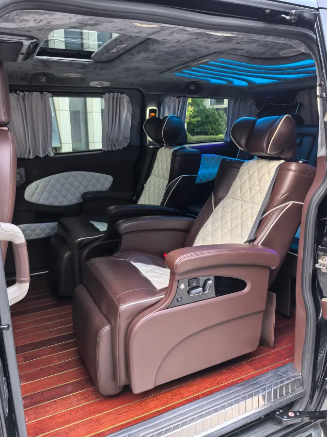 2017 Ford Tourneo 2.0T 203HP L4 6AT,autocango,china used car exporter,china ev exporter,chinese used car exporter,chinese used ev exporter