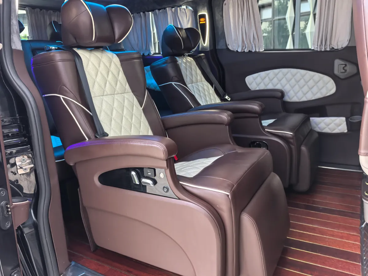 2017 Ford Tourneo 2.0T 203HP L4 6AT,autocango,china used car exporter,china ev exporter,chinese used car exporter,chinese used ev exporter