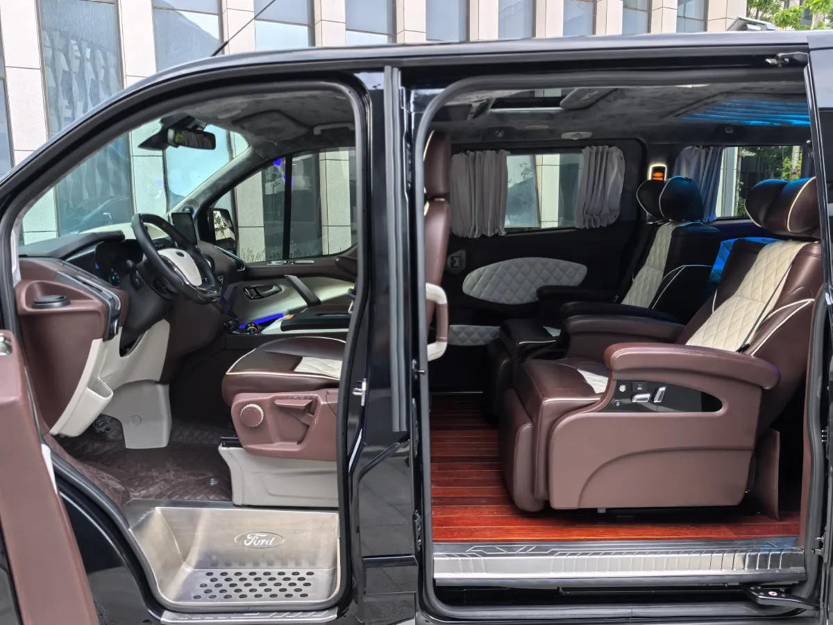 2017 Ford Tourneo 2.0T 203HP L4 6AT,autocango,china used car exporter,china ev exporter,chinese used car exporter,chinese used ev exporter