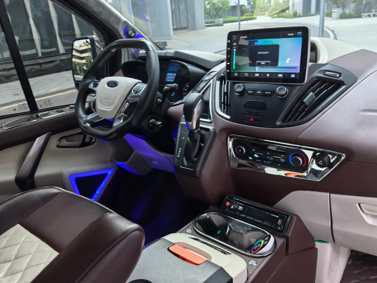 2017 Ford Tourneo 2.0T 203HP L4 6AT,autocango,china used car exporter,china ev exporter,chinese used car exporter,chinese used ev exporter