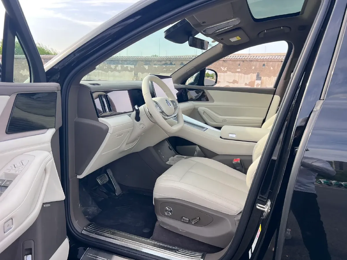 2025 Denza DenzaN8L 2.0T 207HP L4 E-CVT PHEV,autocango,china used car exporter,china ev exporter,chinese used car exporter,chinese used ev exporter