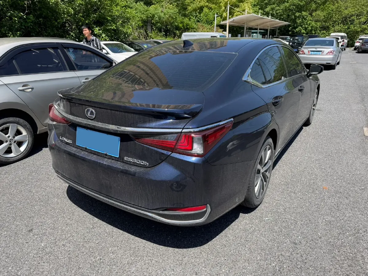2021 Lexus ES 2.5L 178HP L4 E-CVT Hybrid,autocango,china used car exporter,china ev exporter,chinese used car exporter,chinese used ev exporter