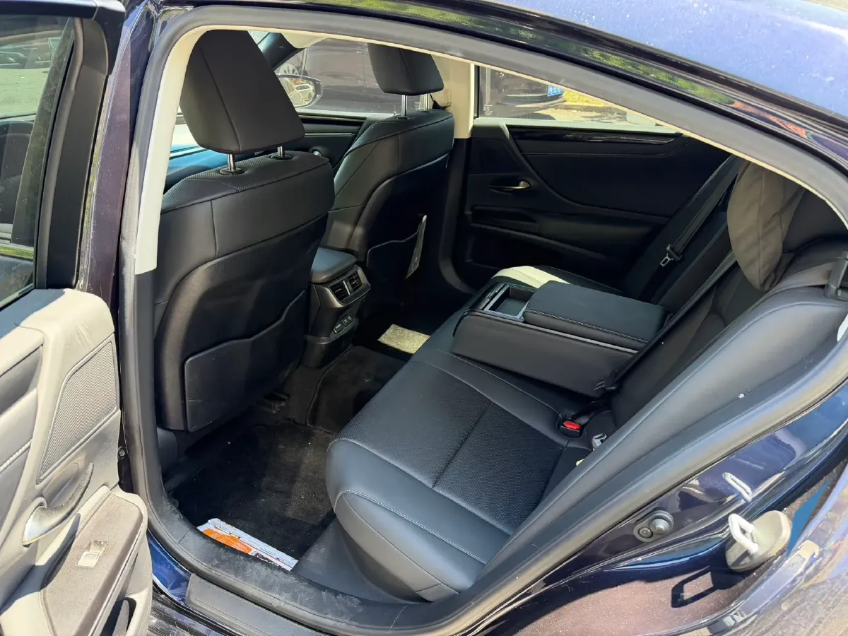 2021 Lexus ES 2.5L 178HP L4 E-CVT Hybrid,autocango,china used car exporter,china ev exporter,chinese used car exporter,chinese used ev exporter