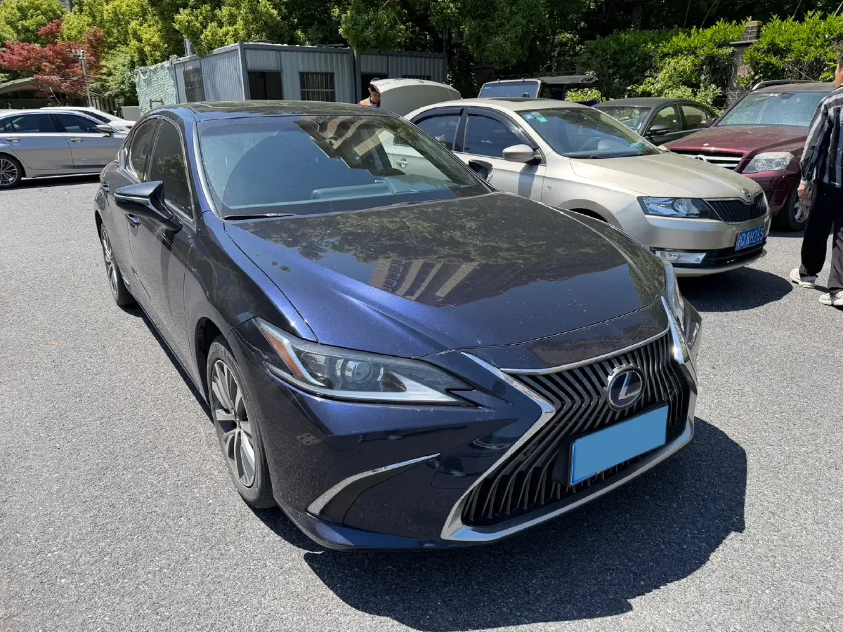 2021 Lexus ES 2.5L 178HP L4 E-CVT Hybrid,autocango,china used car exporter,china ev exporter,chinese used car exporter,chinese used ev exporter