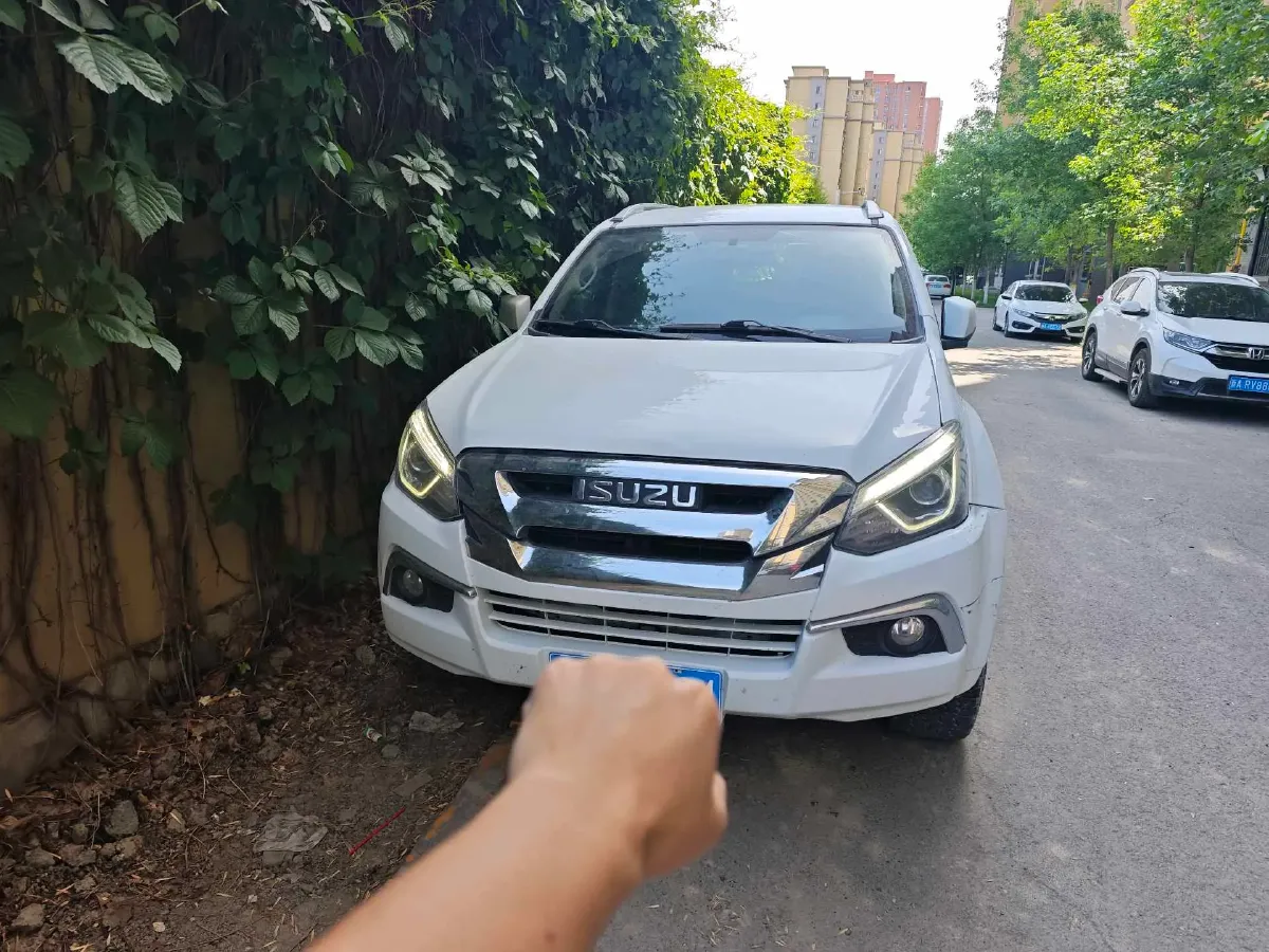 2020 Isuzu Mu-X 1.9T 166HP L4 6AT,autocango,china used car exporter,china ev exporter,chinese used car exporter,chinese used ev exporter