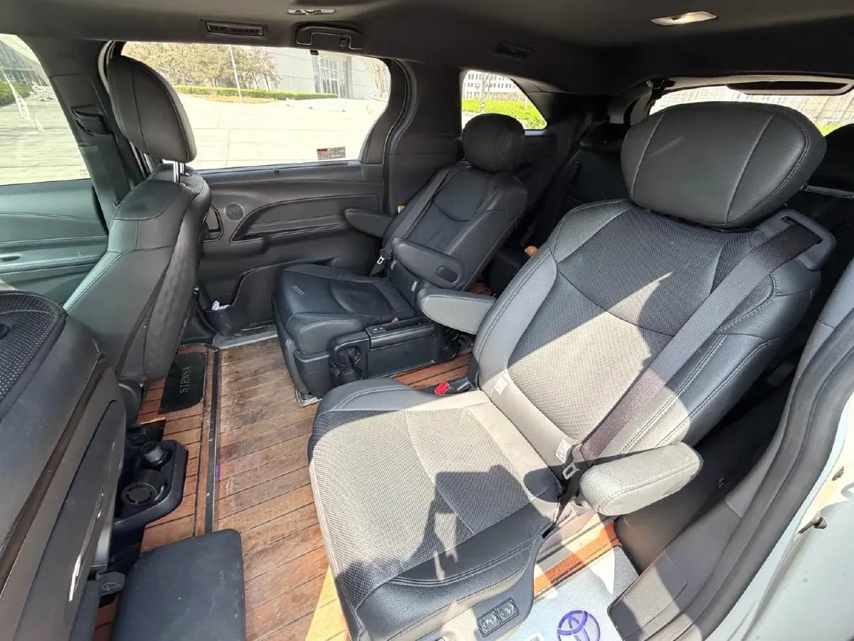 2021 Toyota Sienna 2.5L 192HP L4 E-CVT Hybrid,autocango,china used car exporter,china ev exporter,chinese used car exporter,chinese used ev exporter