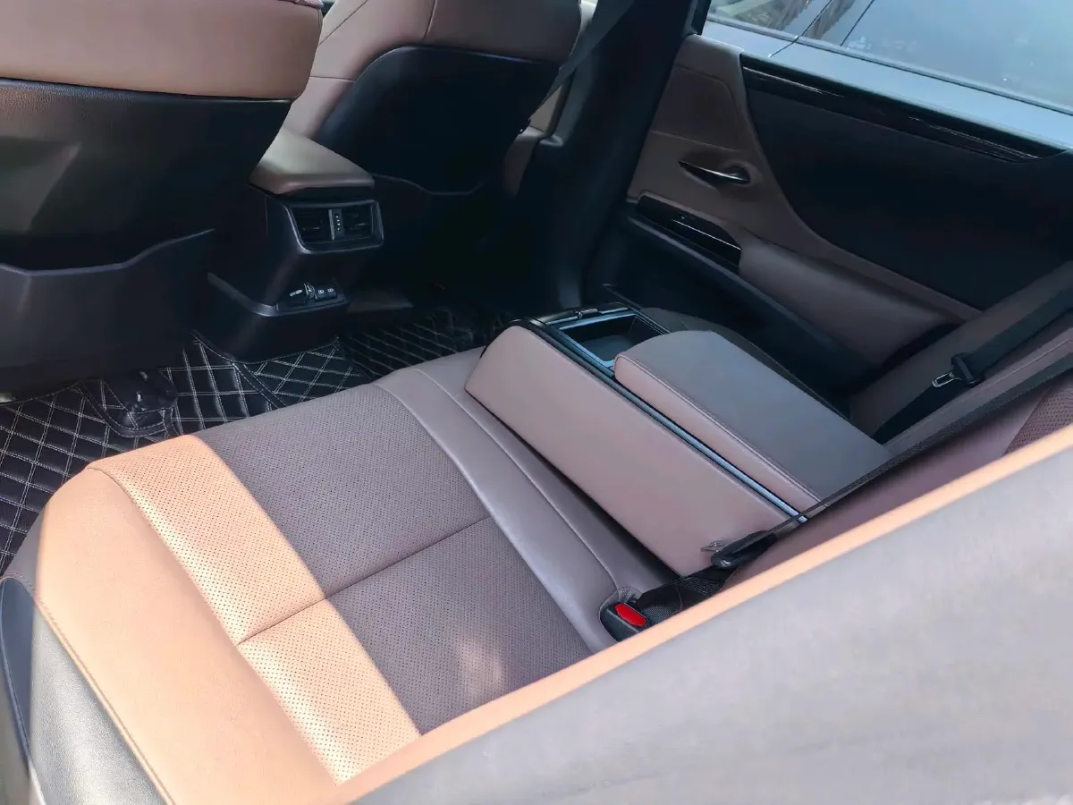2021 Lexus ES 2.5L 178HP L4 E-CVT Hybrid,autocango,china used car exporter,china ev exporter,chinese used car exporter,chinese used ev exporter
