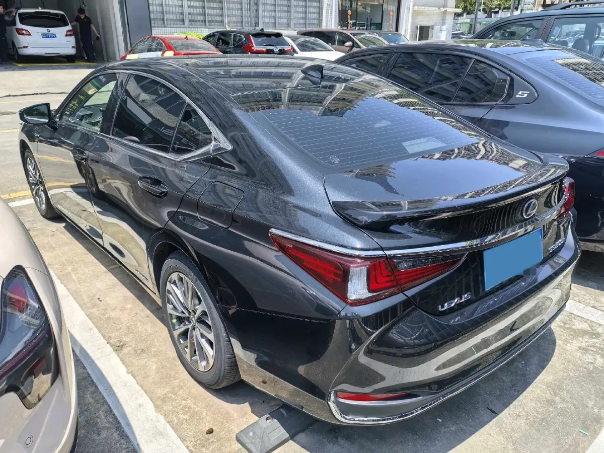 2021 Lexus ES 2.5L 178HP L4 E-CVT Hybrid,autocango,china used car exporter,china ev exporter,chinese used car exporter,chinese used ev exporter