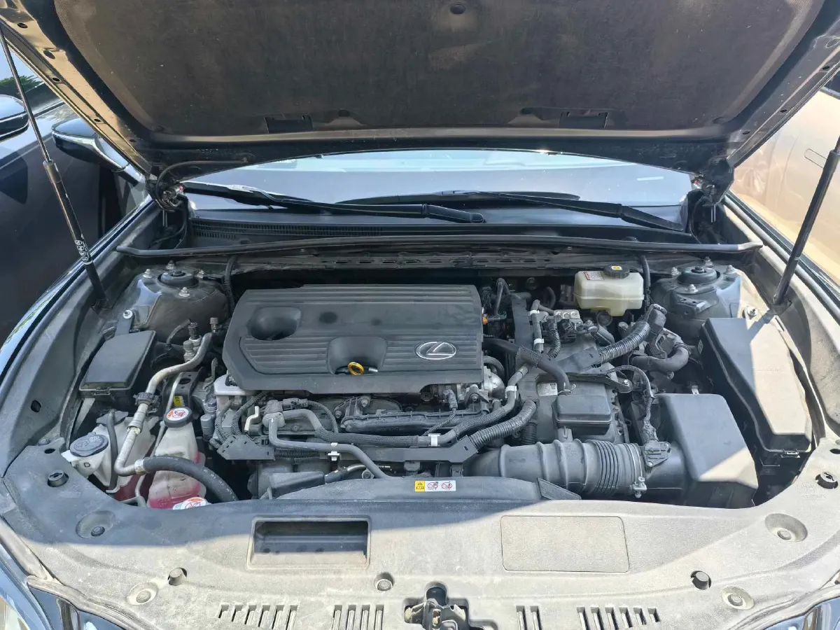 2021 Lexus ES 2.5L 178HP L4 E-CVT Hybrid,autocango,china used car exporter,china ev exporter,chinese used car exporter,chinese used ev exporter