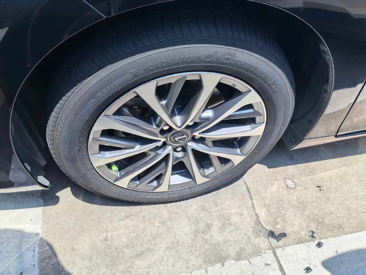 2021 Lexus ES 2.5L 178HP L4 E-CVT Hybrid,autocango,china used car exporter,china ev exporter,chinese used car exporter,chinese used ev exporter